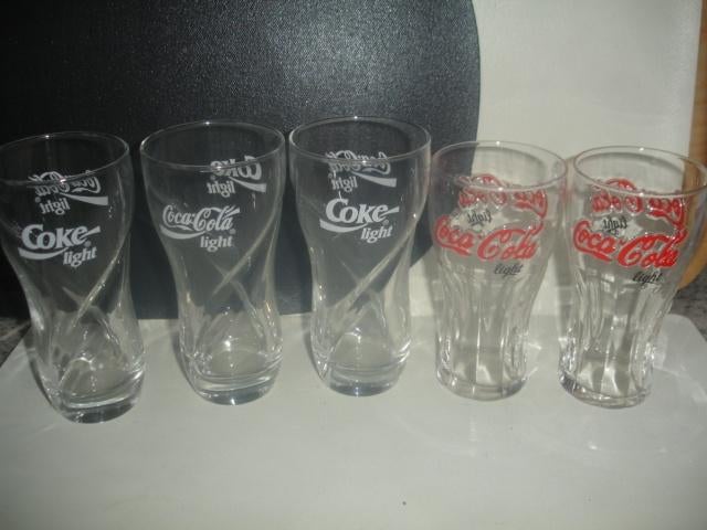 5 glazen Coca Cola Light, 3 grote + 2 kleine voor € 3,00, Enlèvement ou Envoi, Comme neuf, Verre à soda