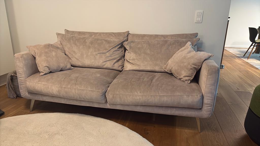 Moderne comfortabele zetel van 2m breed kleur beige, Huis en Inrichting, Zetels | Zetels, Ophalen, 100 tot 125 cm, 150 tot 200 cm