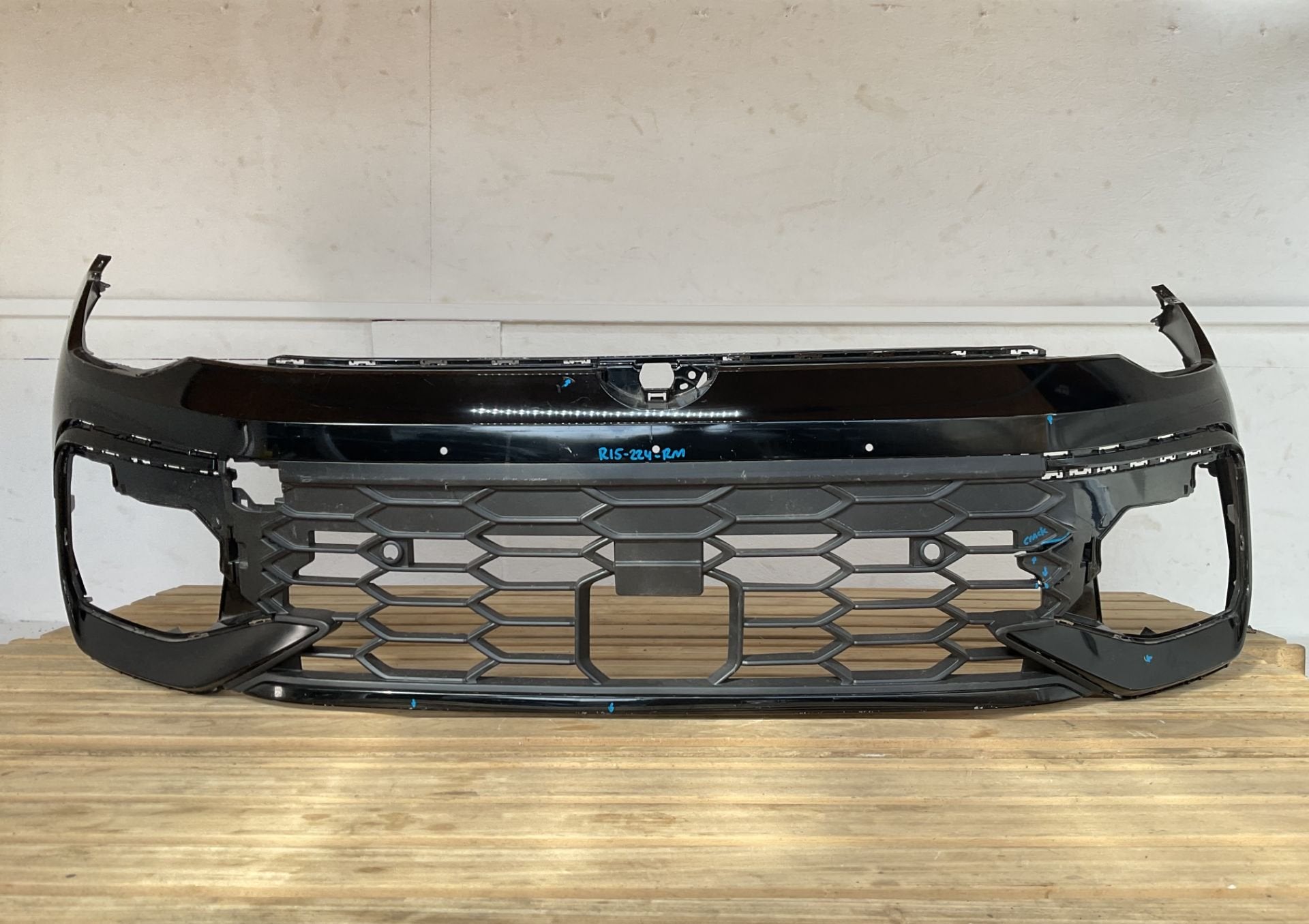 Bumper VW Golf 8 FL 24-26 GTI RLINE 6xpdc 5H0807221AB Voorbu, Auto-onderdelen, Gebruikt, Volkswagen AG, Vw@volkswagen.de, Bumper