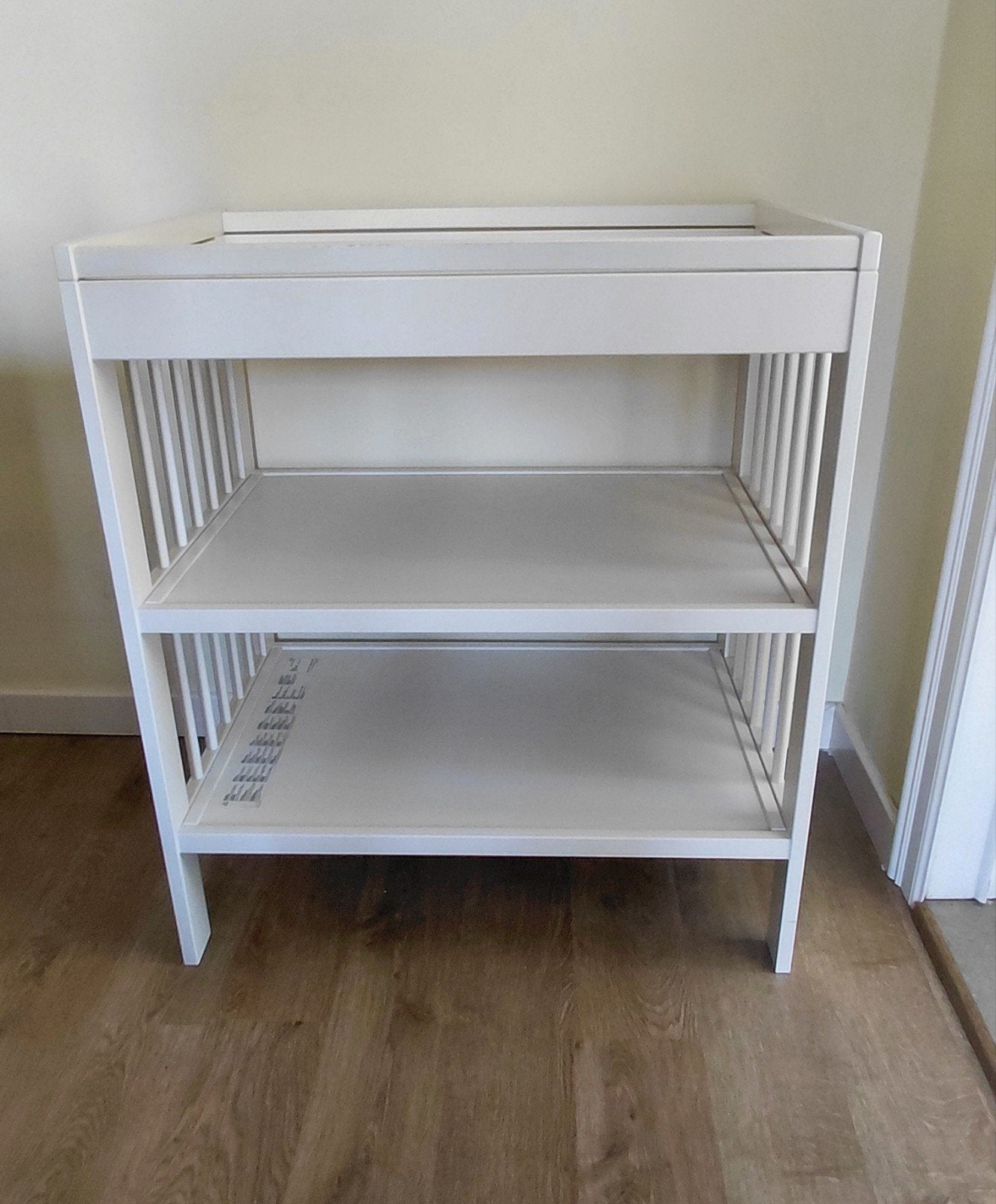 IKEA verzorgingstafel wit, Kinderen en Baby's, Badjes en Verzorging, Gebruikt, Overige typen, Overige merken, Standaard, Ophalen