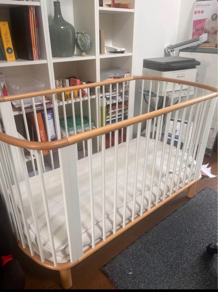 Flexa babybed wit/beuk + matras + Aerosleep, Ophalen, Gebruikt, Ledikant