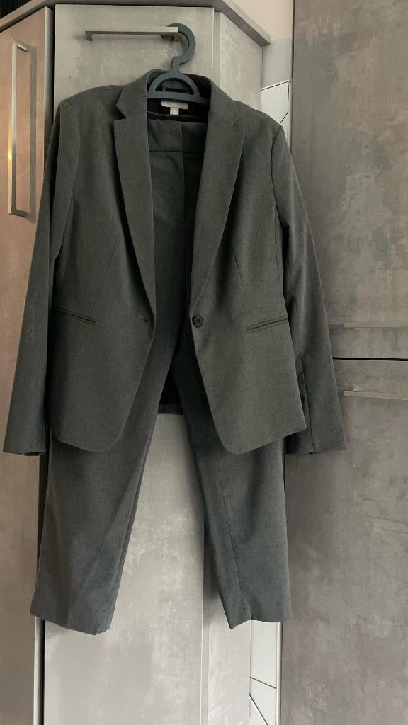 Nieuw H&M blazer middengrijs 42 XL, Kleding | Dames, H&M, Kostuum of Pak, Nieuw, Ophalen of Verzenden