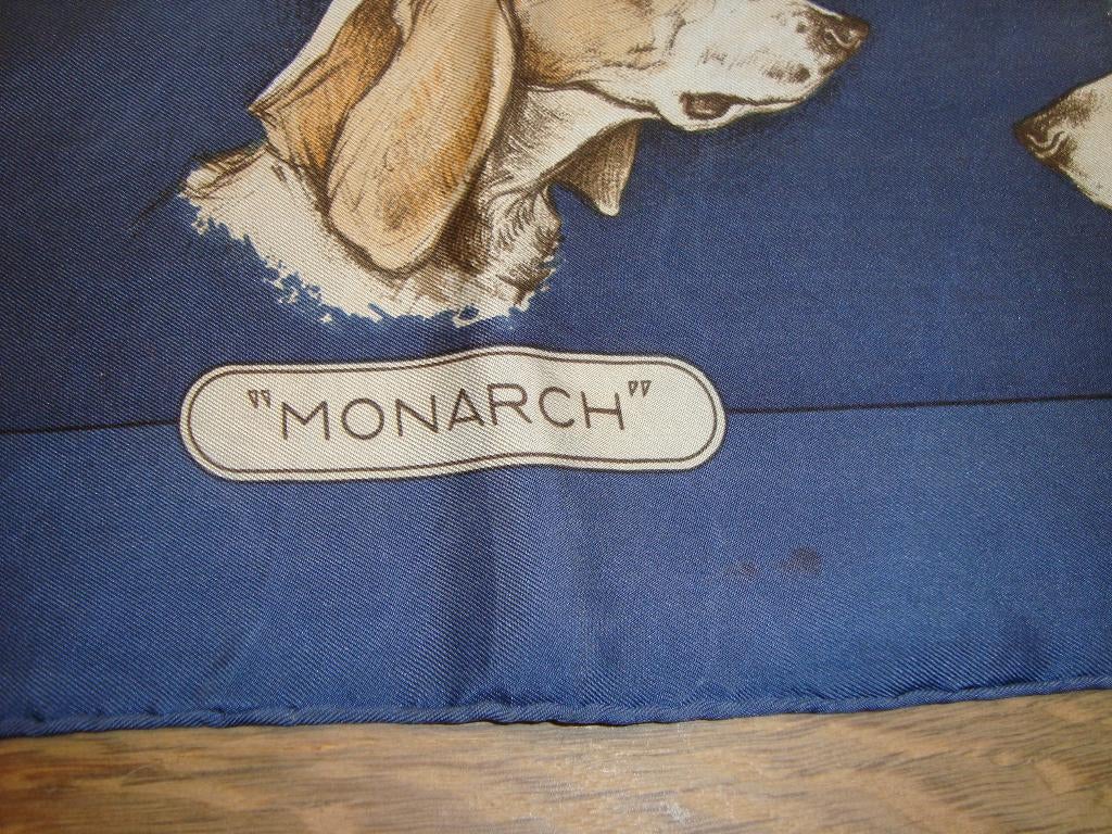 sjaal echte zijde, GEEN NAMAAK foulard  Hermès-Paris, honden, Hermès. PARIS, Enlèvement ou Envoi, Comme neuf, Écharpe