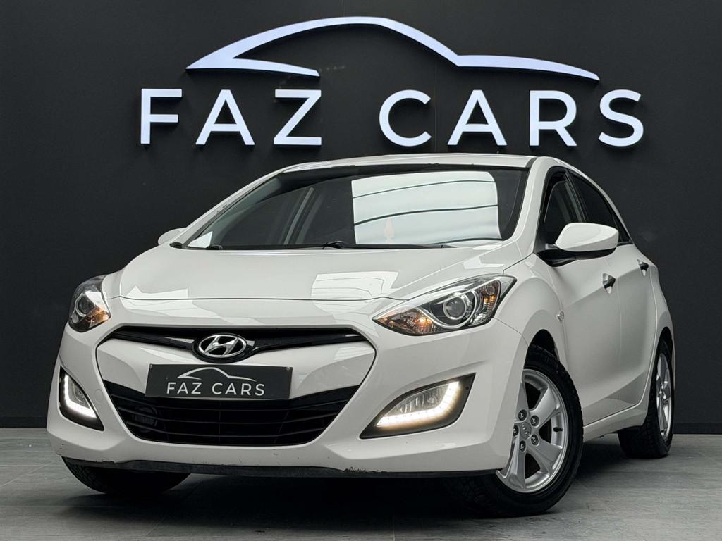 Hyundai i30 * Réservé * (bj 2013), Voorwielaandrijving, Euro 5, Stof, Zwart