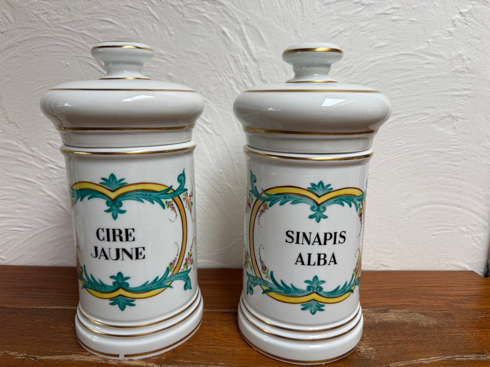 Decoratieve apothekerspotten in franse stijl, Ophalen