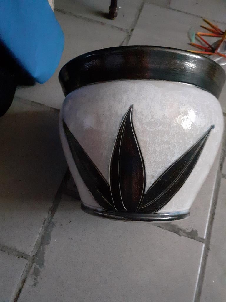 Cache pot en grès lardinois, Enlèvement