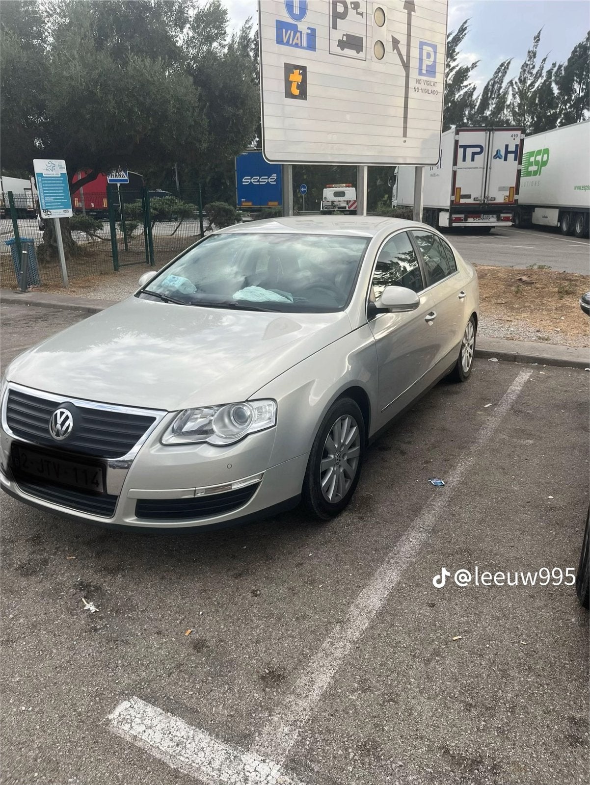 Voiture Volkswagen kleur grijs, Autos, Achat, 4 portes, 1500 kg, Tissu