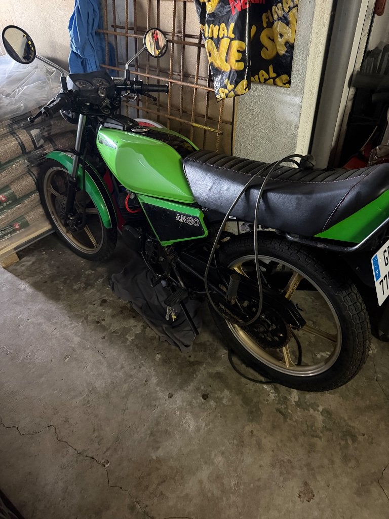 Kawasaki ar, Vélos & Vélomoteurs, Enlèvement