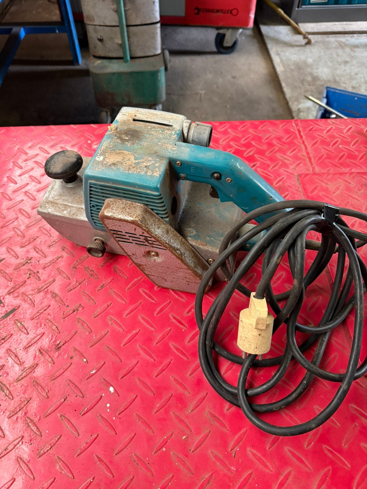 Makita bandschuurmachine, Ophalen, Zo goed als nieuw, Bandschuurmachine