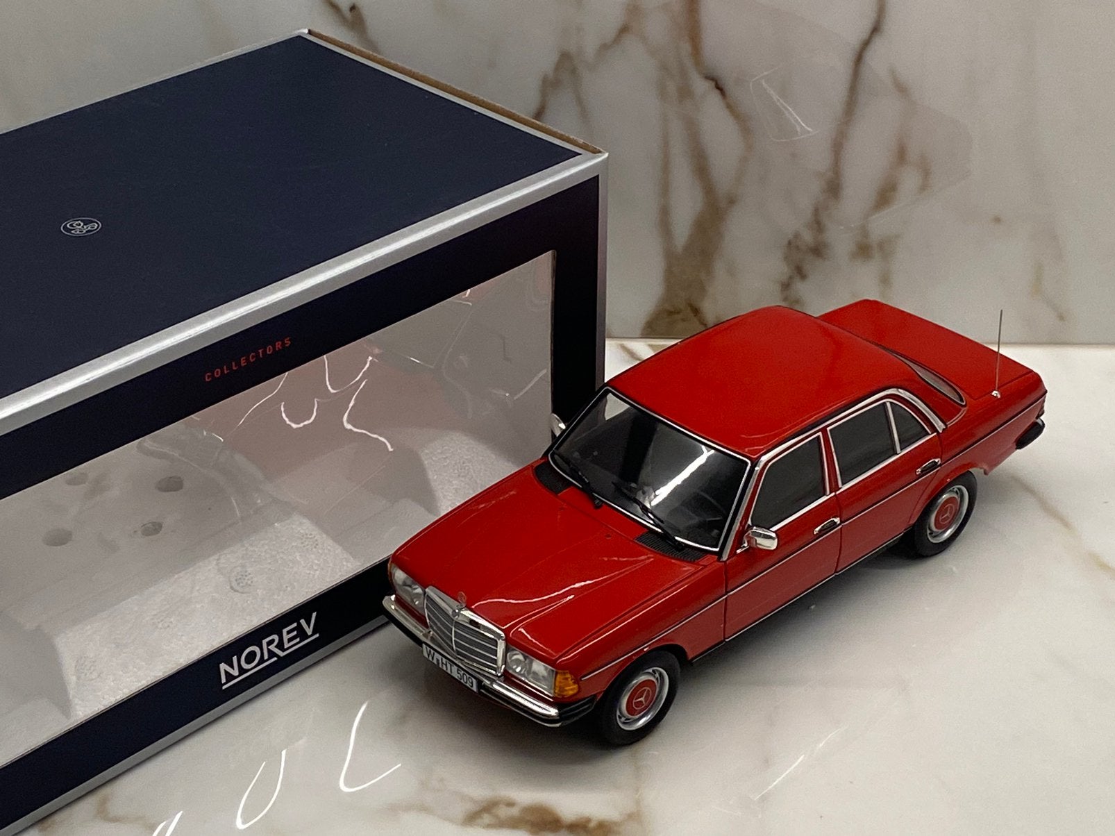 Norev Mercedes-Benz 200 - 1982 - 1:18, Ophalen of Verzenden, Zo goed als nieuw, Auto, Norev