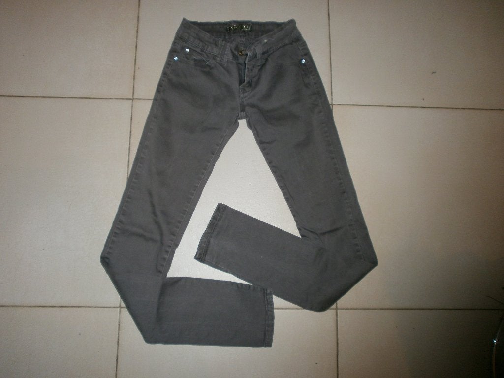 Jean XS / S noir 3 boutons, Enlèvement ou Envoi, Porté, Noir, W28 - W29 (confection 36)