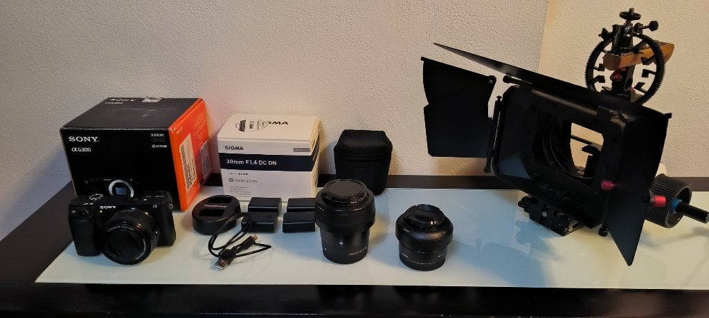 SONY A6300 PACK + 3 LENZEN + CAGE RIG + MATTE BOX, Ophalen, Screenprotector, Zo goed als nieuw, Sony