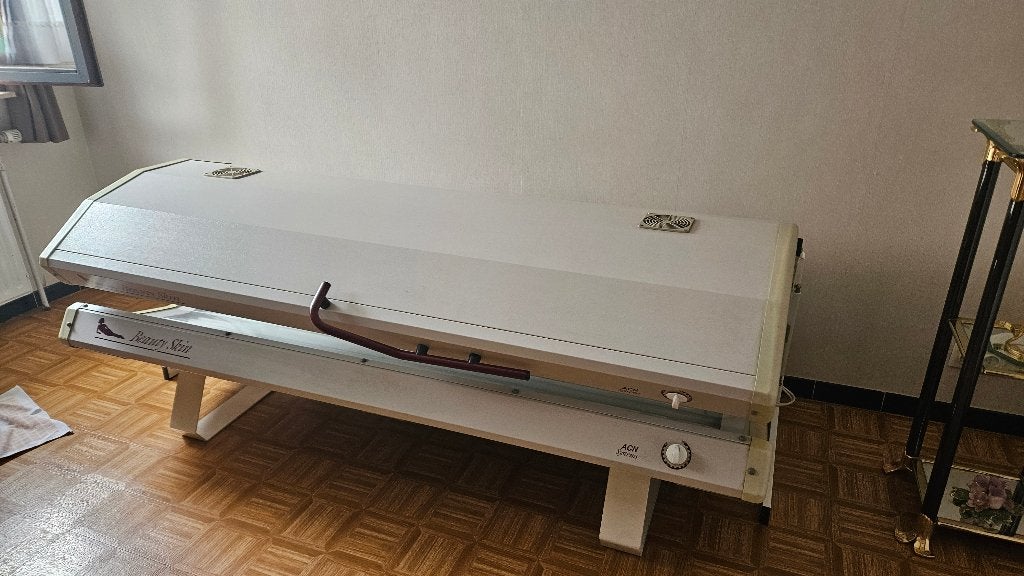 Zonnebank te koop, Elektronische apparatuur, Zonnebanken en Gezichtsbruiners, Ophalen, Gebruikt, Zonnebank dubbelzijdig, 15 lampen of meer