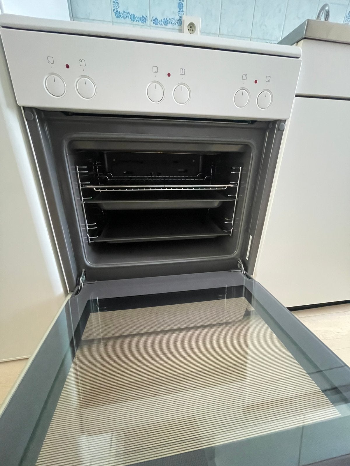 Elektrische oven met keramische kookplaat., Elektronische apparatuur, Ophalen, Zo goed als nieuw