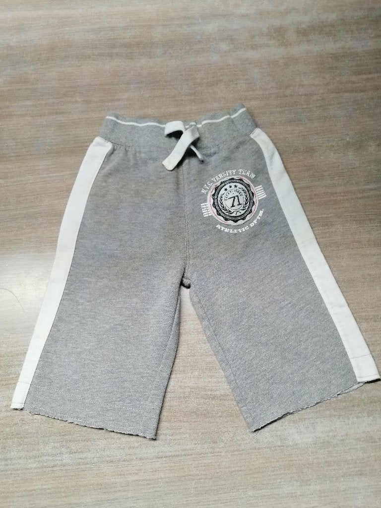 sweatshort C&A mt 122, Kinderen en Baby's, Kinderkleding | Maat 122, Broek, C&A, Ophalen of Verzenden, Zo goed als nieuw