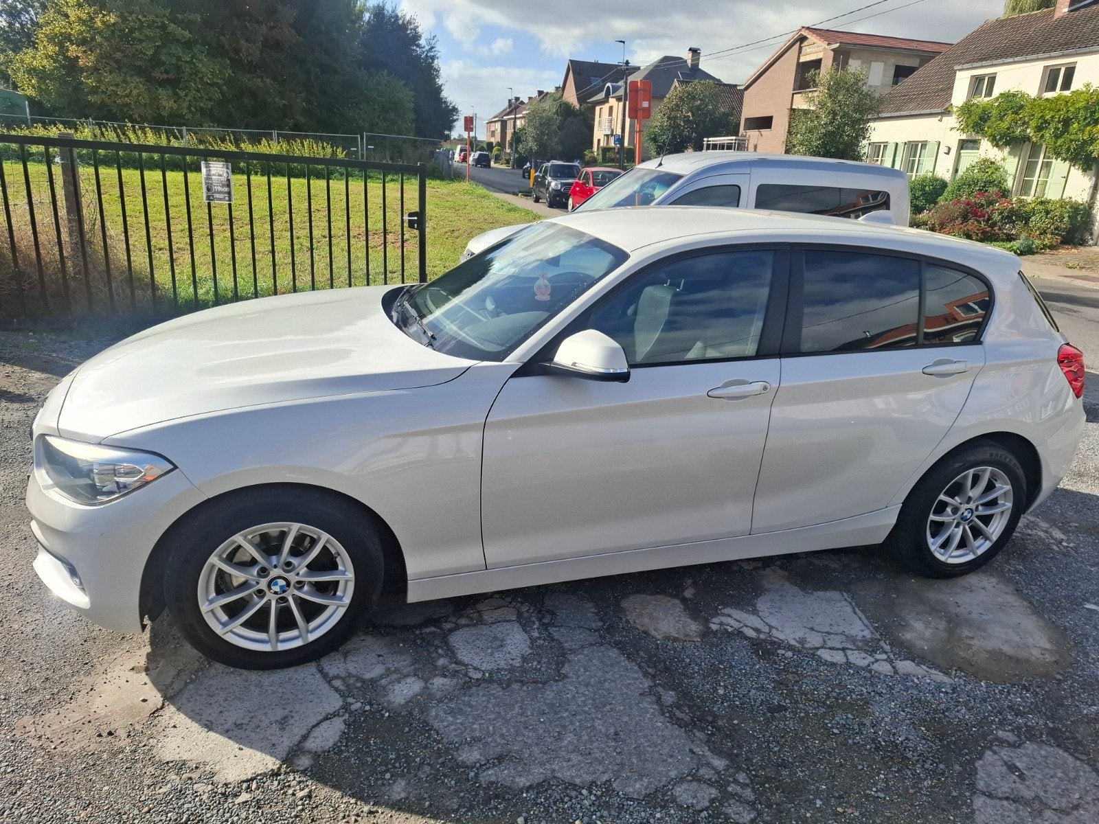 BMW SERIE 1 -116 -ESSENCE- TRÈS PROPRE, Autos, Euro 6, Entreprise, Boîte manuelle, 5 portes
