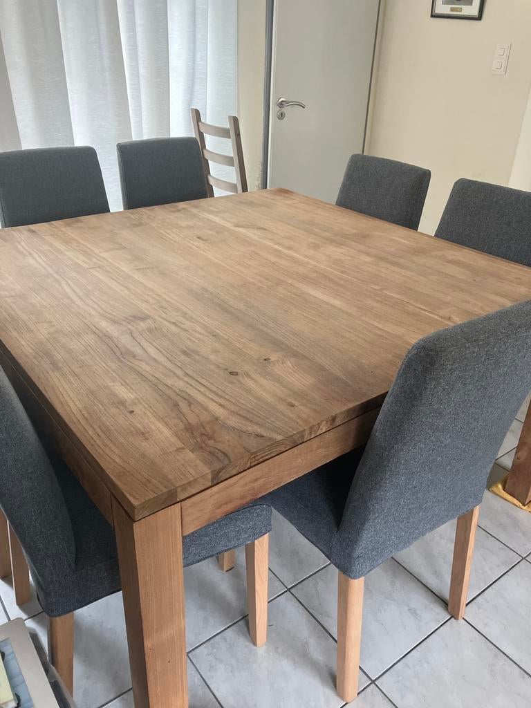 Massieve teak vierkante tafel, Ophalen, Zo goed als nieuw