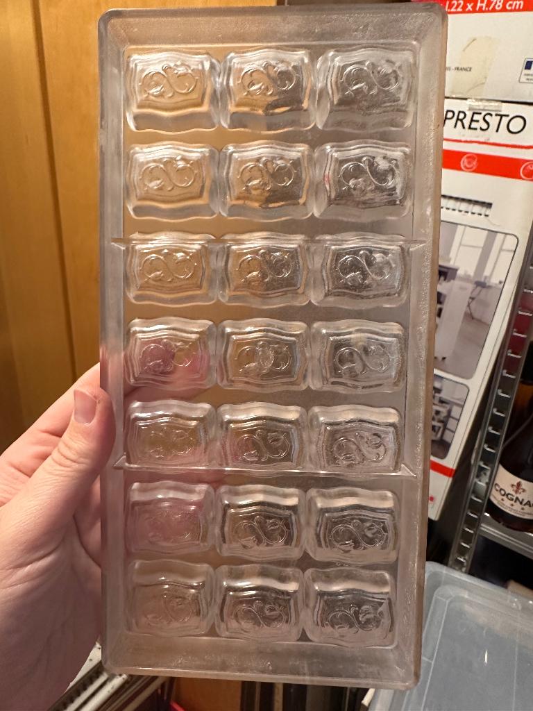 Chocoladevorm Chocolateworld Rozen in de vorm van een S, Hobby en Vrije tijd, Ophalen, Gebruikt, Overige typen