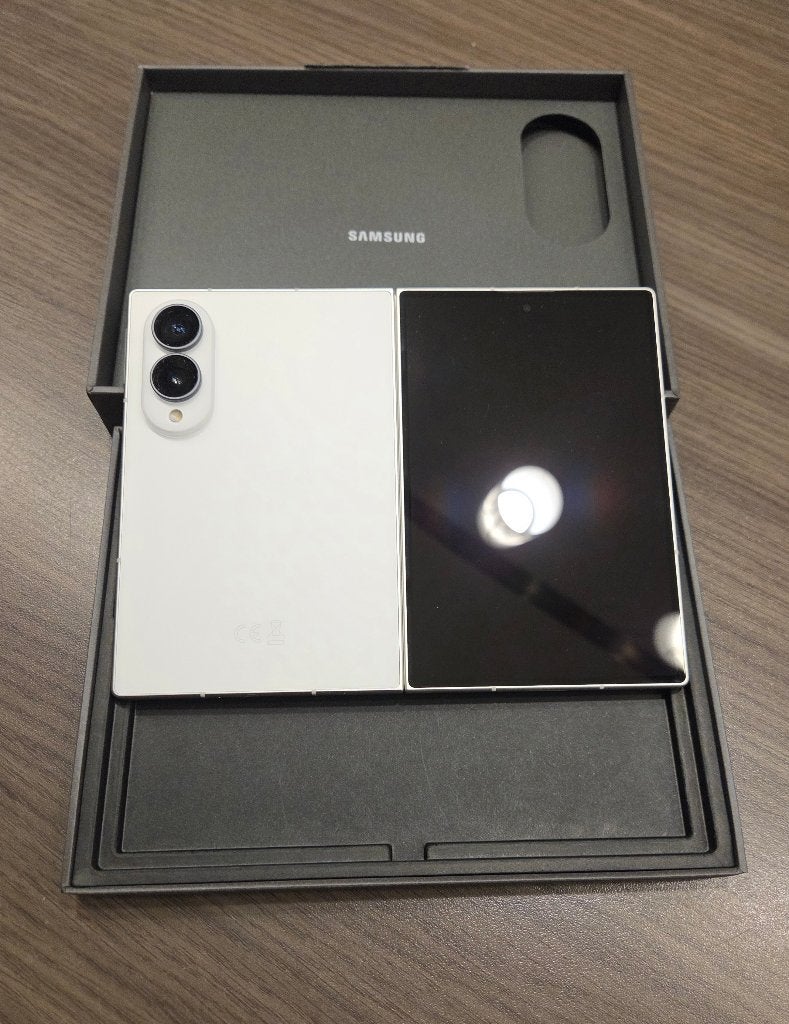 Samsung ZFold 8 256gb, 10 mégapixels ou plus, Comme neuf, Enlèvement, Sans abonnement