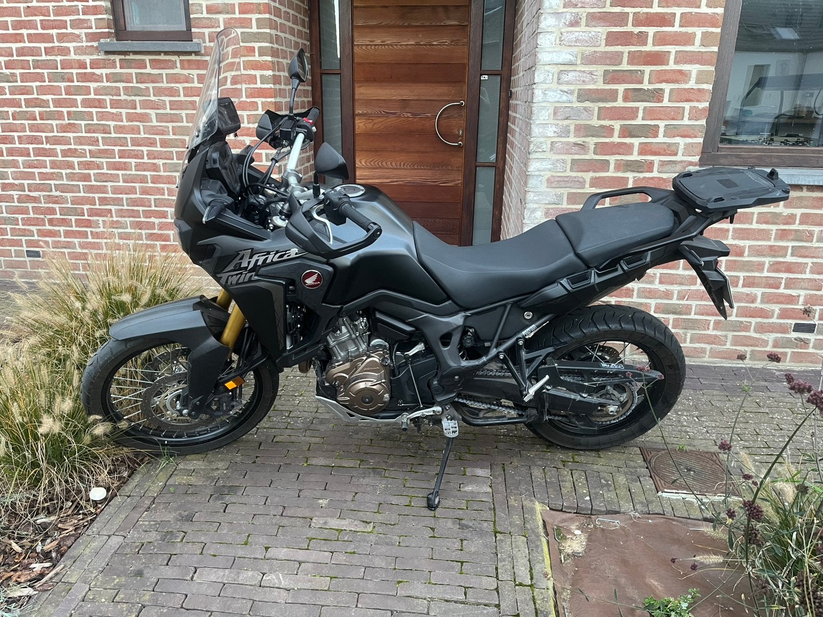 Moto africa twin 1000, Bedrijf