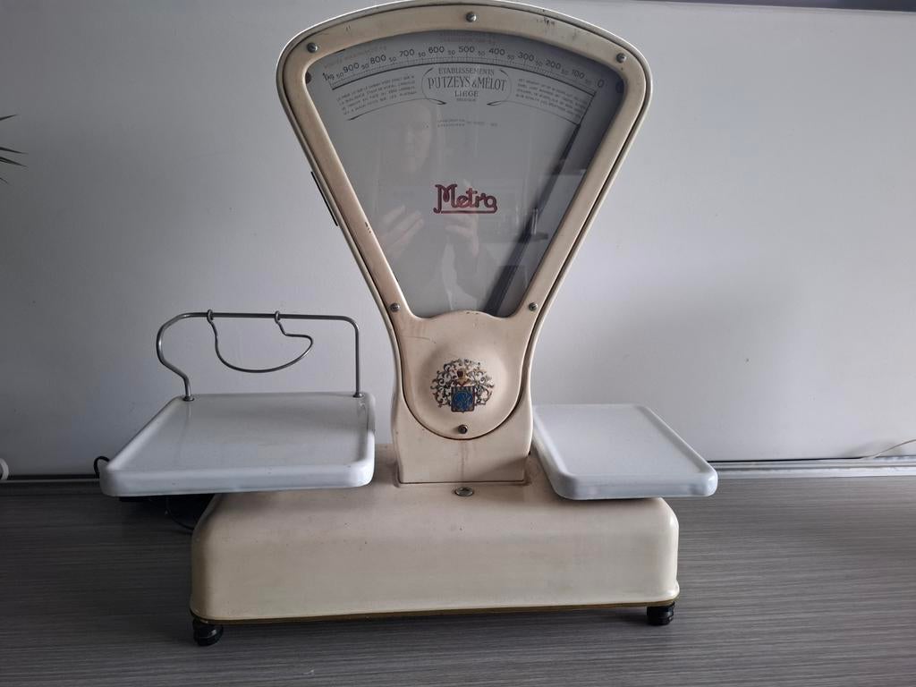Oude weegschaal 1951, Elektronische apparatuur, Weegschalen, Ophalen