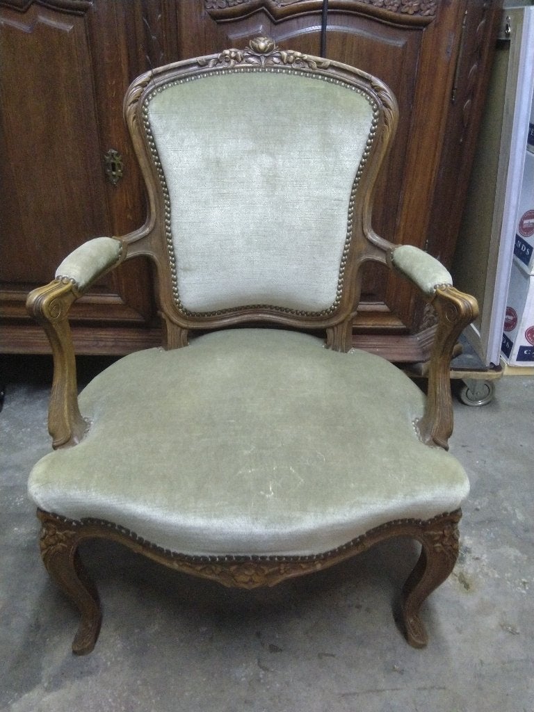 Fauteuil cabriolet ancien bon état, belles sculptures, Enlèvement
