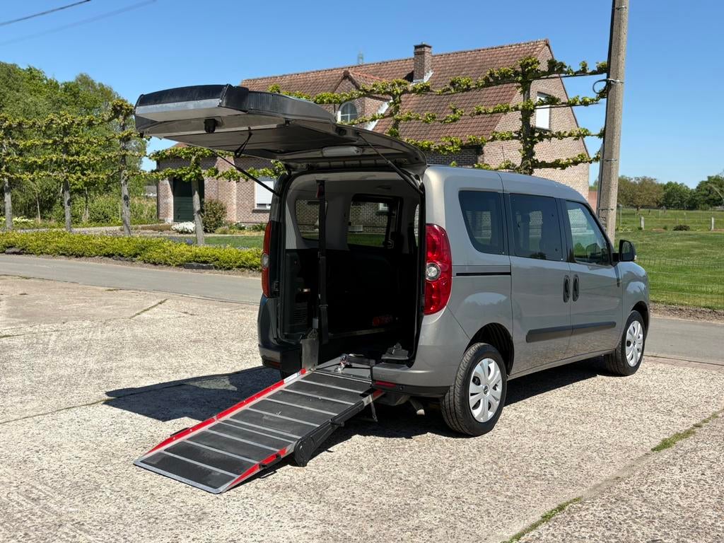 ♿️Opel Combo 1.4Benzine Rolstoelwagen Invalide TPMR, Monovolume, Euro 6, Bedrijf, Parkeersensor