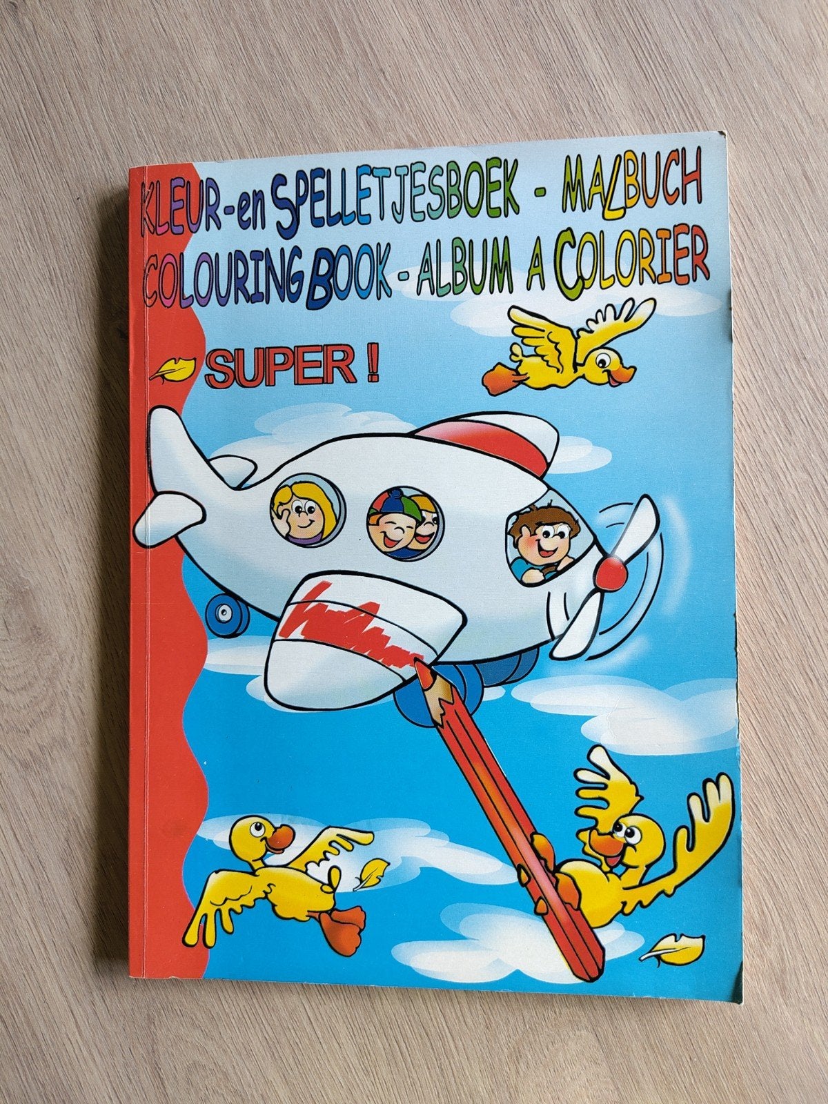 Livre de couleurs et de jeux., Enlèvement ou Envoi, Comme neuf