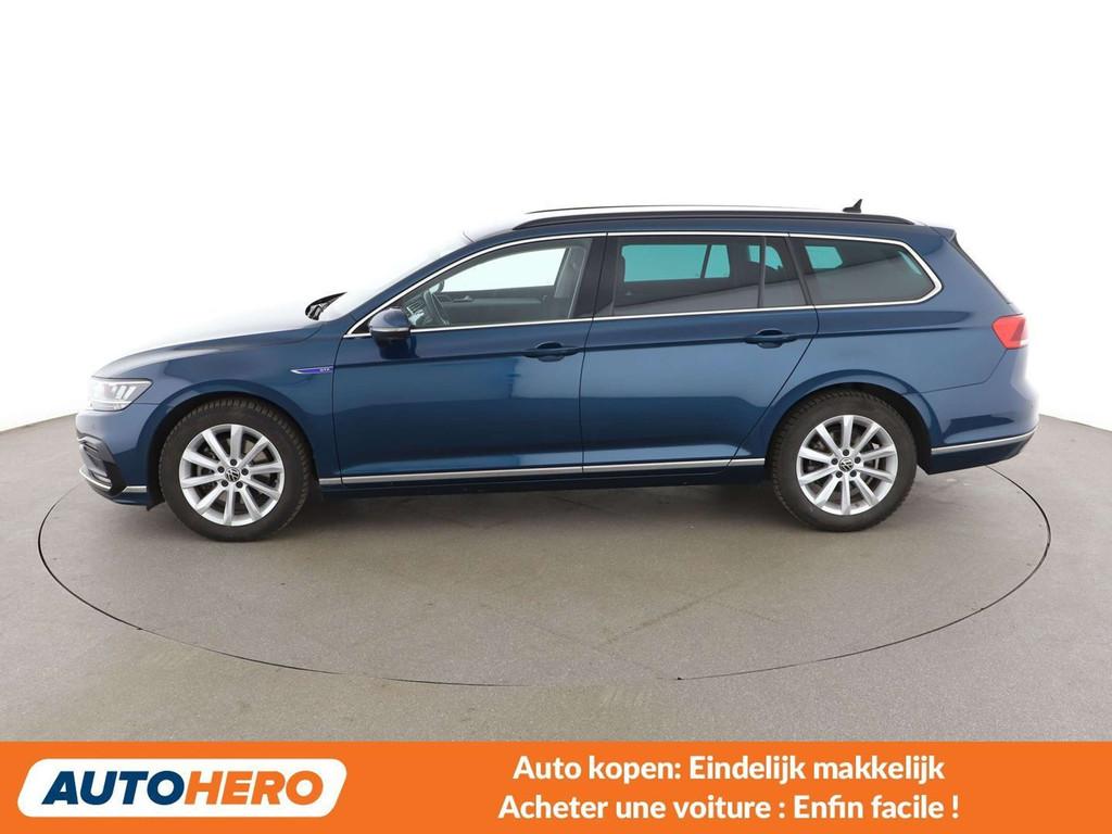 Volkswagen Passat 1.4 GTE (bj 2020, automaat), Auto's, Stof, Gebruikt, Blauw, 1760 kg