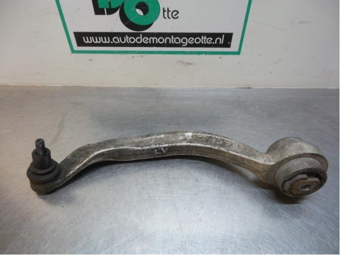 Bras de suspension avant gauche d'un Volkswagen Passat (Pass, Autos : Pièces & Accessoires, Volkswagen, -, 3 mois de garantie