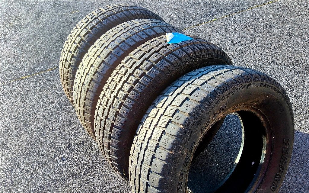 Pneus hiver Cooper 245/70R17, Enlèvement, Utilisé, Véhicule tout-terrain, Pneus hiver