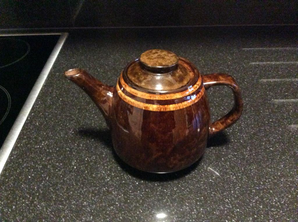 Oude Theepot   kleur bruin, Enlèvement