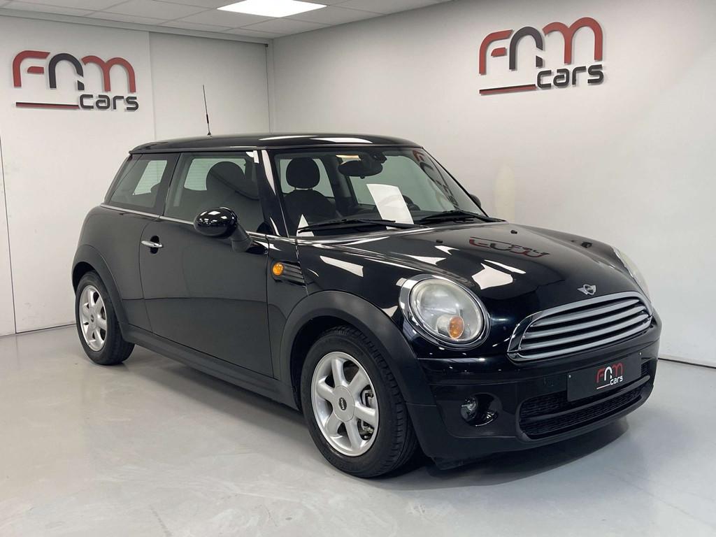 Mini Cooper D 1.6 D Cooper 1ste eigenaar Airco Aluvelgen Gar, 4 zetels, Stof, Gebruikt, Zwart