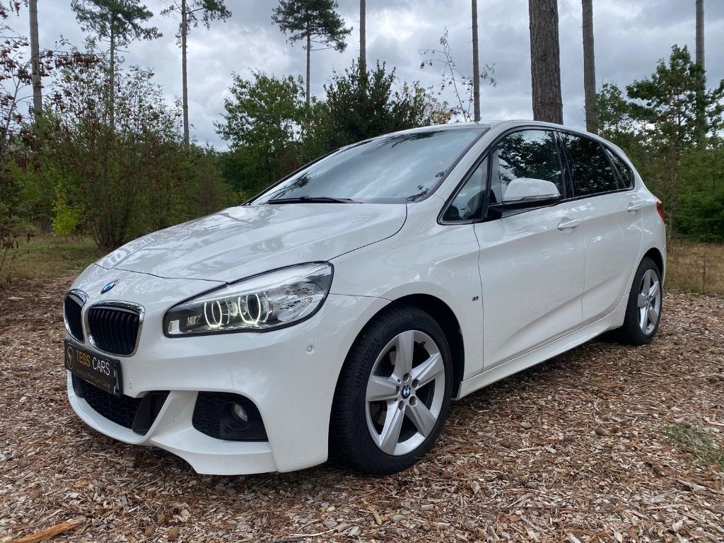 BMW 218i Active Tourer M-Pack, Auto's, Navigatiesysteem, Monovolume, Alcantara, Wit
