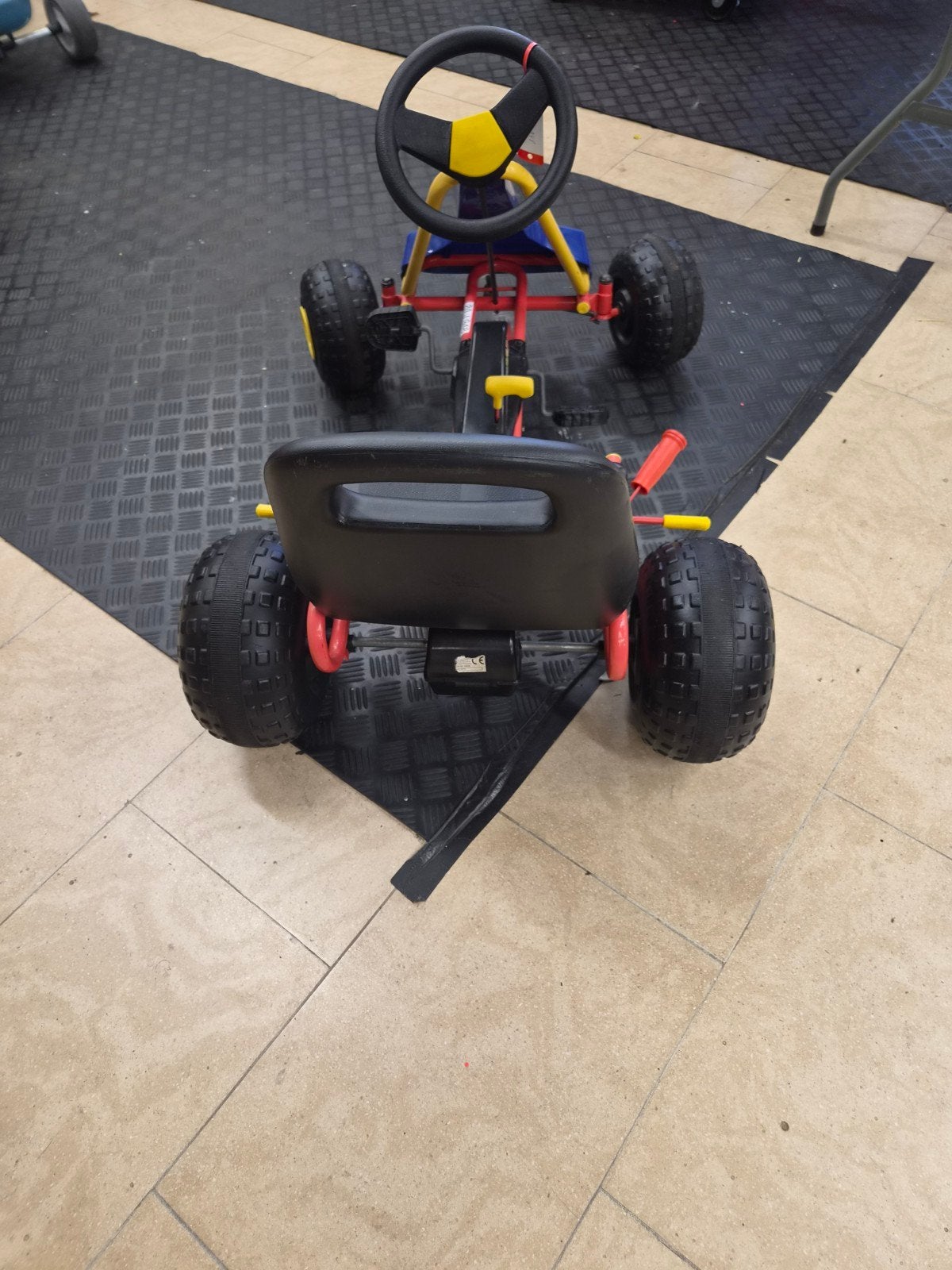 gocart met trappers, voor  4 a  8 jaar,  brede  banden, rem, Ophalen, Gebruikt