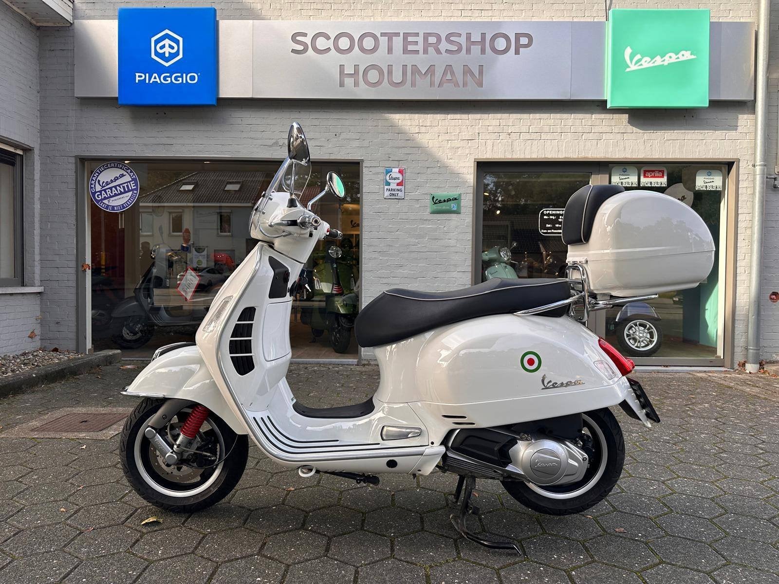Vespa GTS 125 cc Bianco 17.970Km (nr.158) (bj 2012), Fietsen en Brommers, Gebruikt, Overige modellen, 125 cc, Benzine