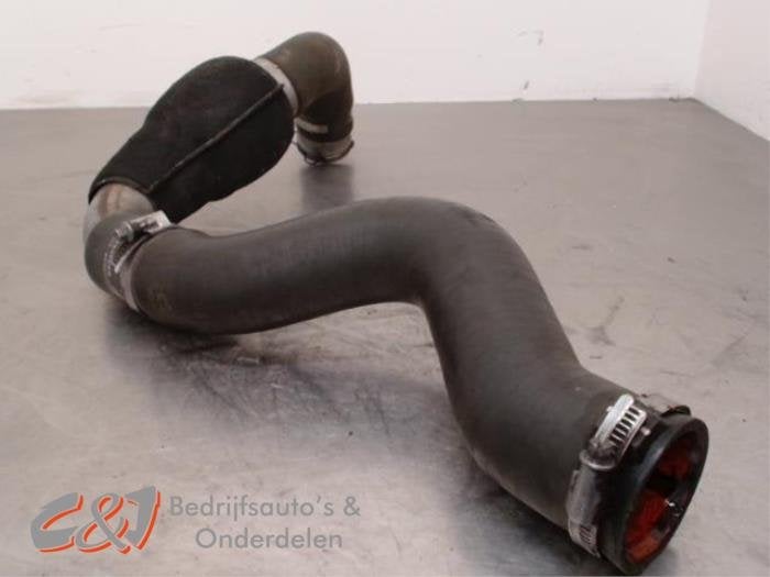 Intercooler Slang van een Opel Vivaro, Auto-onderdelen, Airco en Verwarming, Opel, Gebruikt, 3 maanden garantie, Ophalen of Verzenden