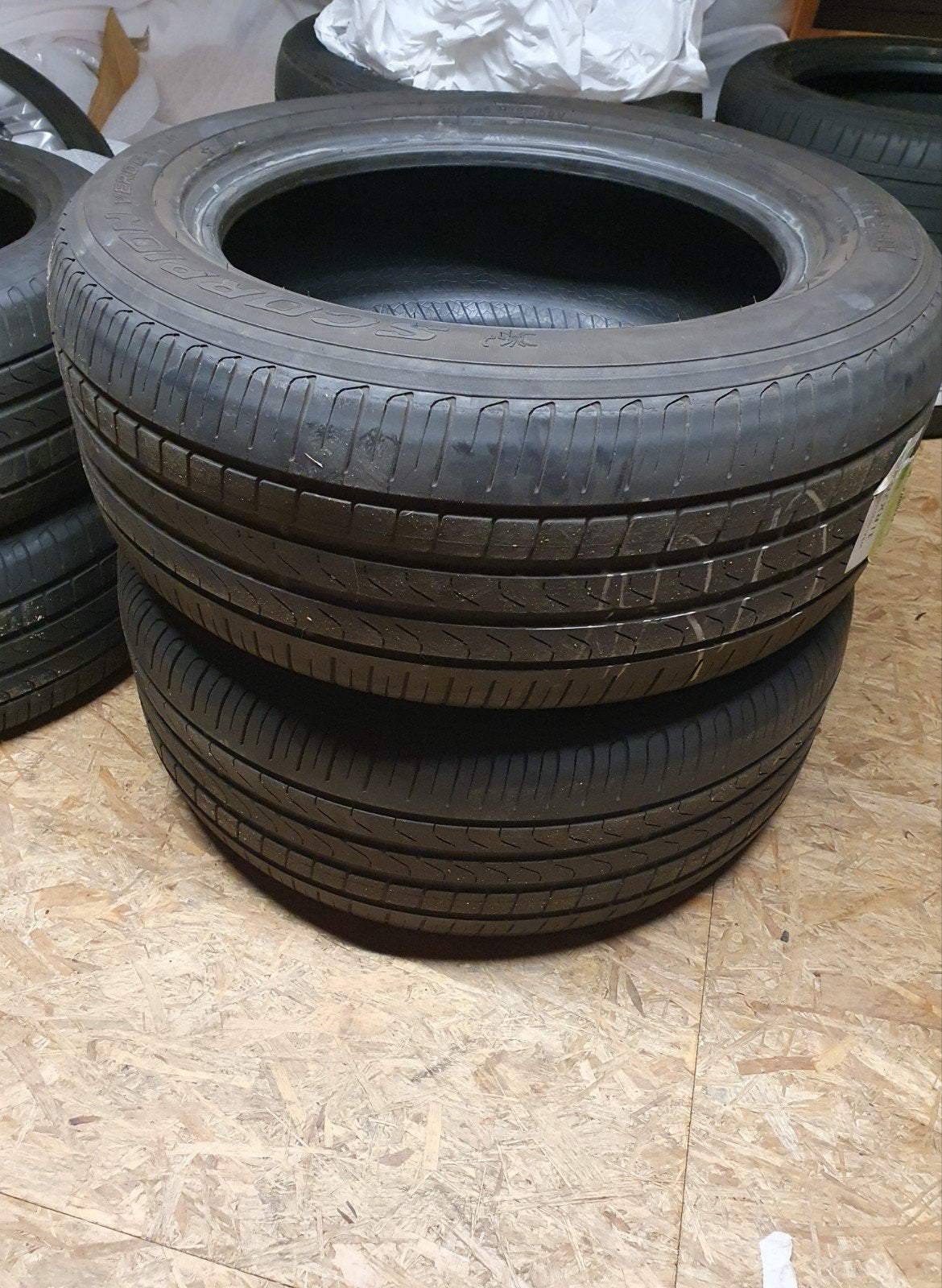 2 Pirelli 255/55/18 RUNFLAT- en 2x5mm sterbanden, Ophalen, Gebruikt
