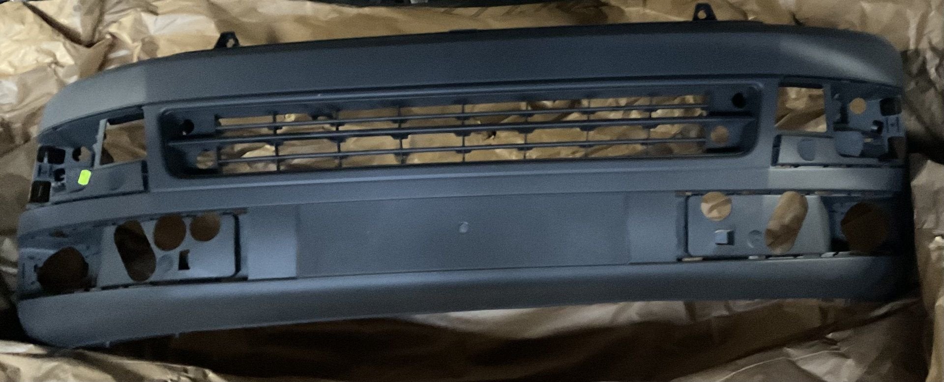 ORIGINEEL NIEUW voorbumper VW Transporter / Caravelle T5 200, -, Origine de la pièce connue, Utilisé, -