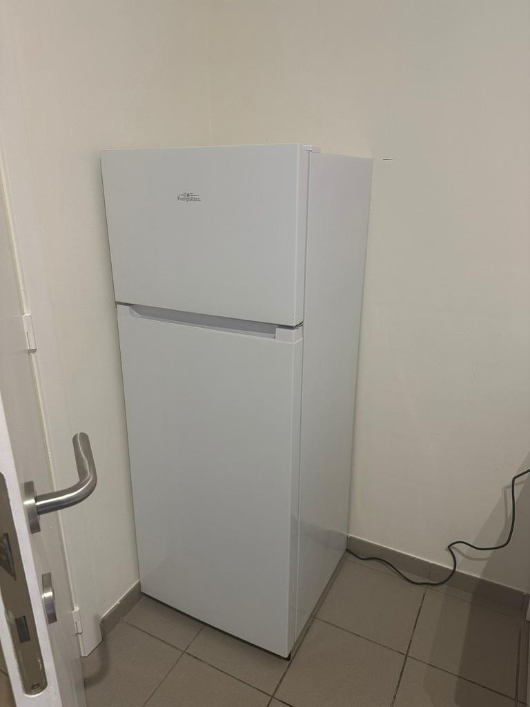 EVERGLADES EVTD3024 - Frigo-congélateur, Electroménager, Enlèvement, Comme neuf