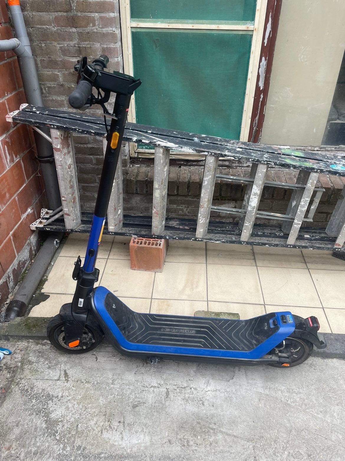 Step de koop niu, Ophalen, Zo goed als nieuw, Elektrische step (E-scooter)
