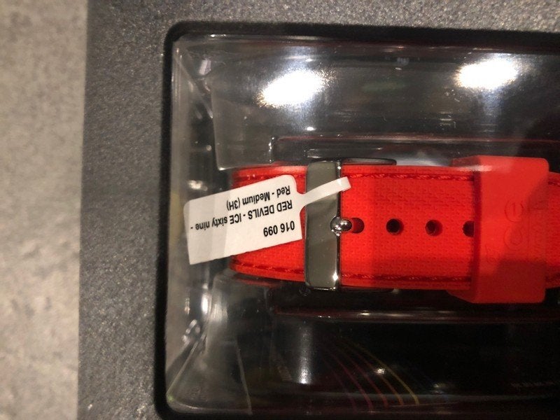 NIEUW Red Devils-ijshorloge, Handtassen en Accessoires, Ophalen of Verzenden, Nieuw, Swatch