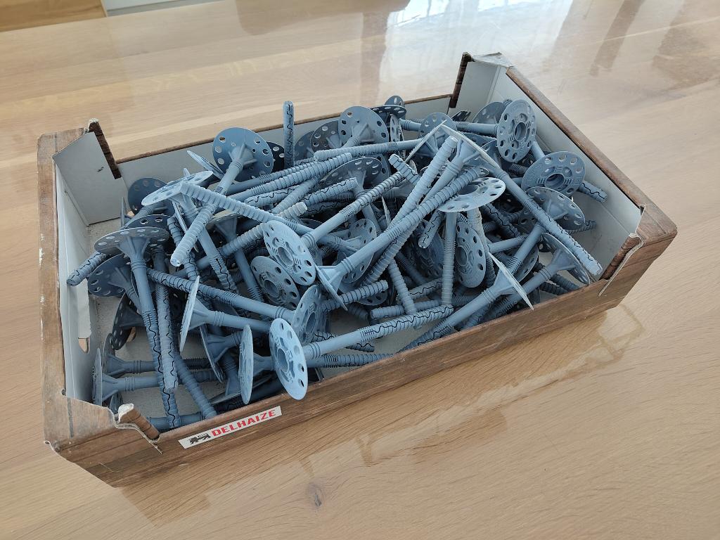 Chevilles pour isolant, Doe-het-zelf en Bouw, IJzerwaren en Bevestigingsmiddelen, Ophalen, Zo goed als nieuw, 100 tot 250 mm, Pluggen