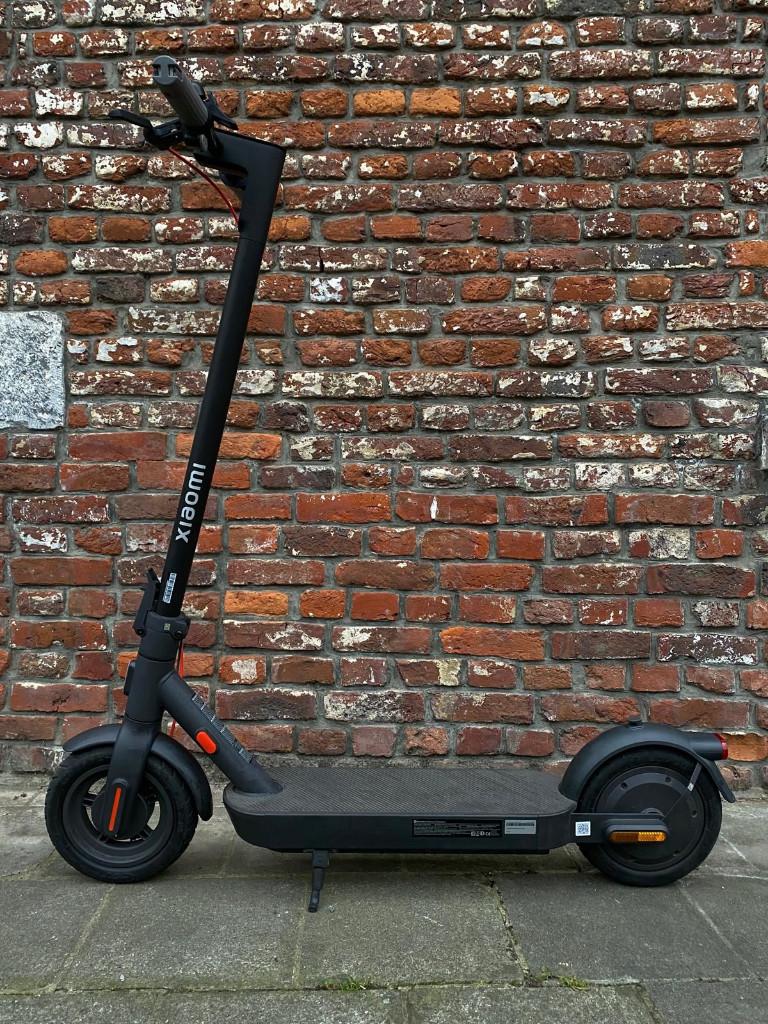 Xiaomi Electric Scooter 4 Pro 2nd Gen - Excellent état, Vélos & Vélomoteurs, Trottinettes, Enlèvement ou Envoi, Comme neuf, Step électrique (E-scooter)