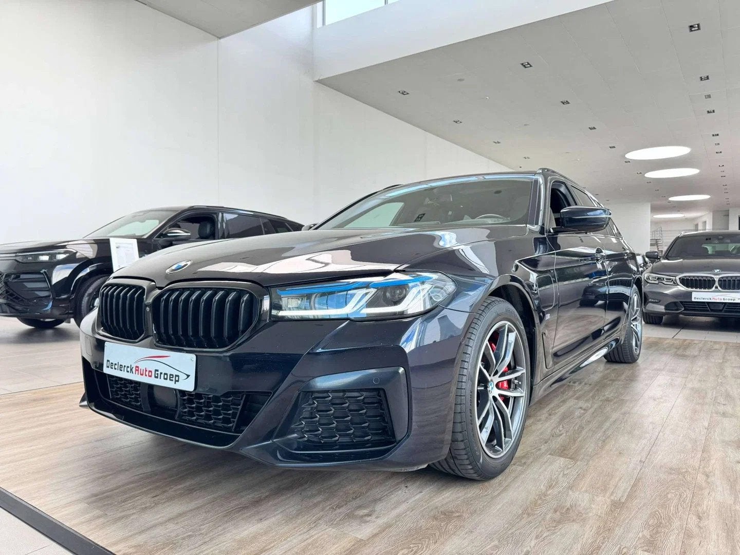 BMW 5 Serie 530 FULL OPTION*PANO*TREKHAAK*M PACK*B&W SOUND S, Cuir, 215 kW, 42 g/km, Euro 6
