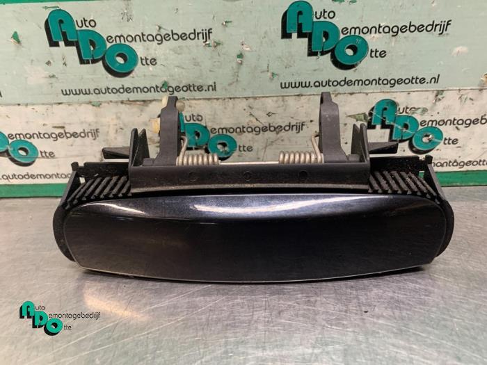 Poignée portière 4portes arrière droite d'un Audi A4 (A4, -, 3 mois de garantie, Audi, Utilisé