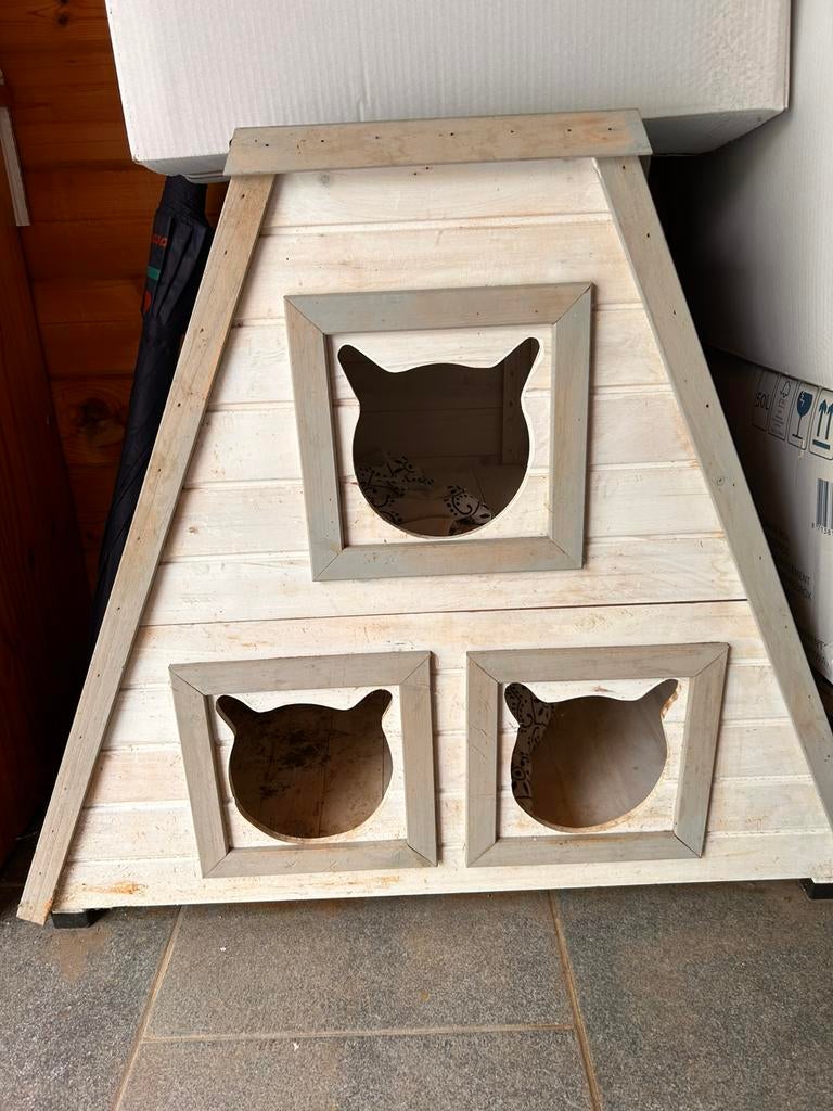 Maison pour chat, Enlèvement, Comme neuf
