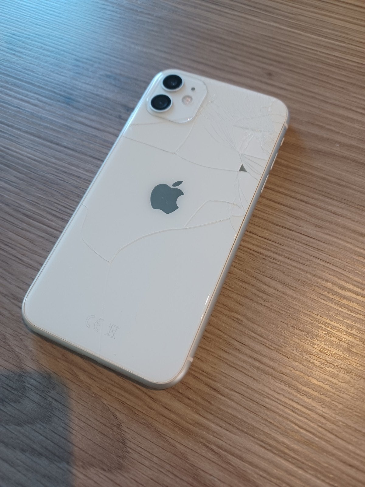 Iphone 11 vendu pour pièces, Télécoms, Téléphonie mobile | Apple iPhone, Enlèvement, IPhone 11