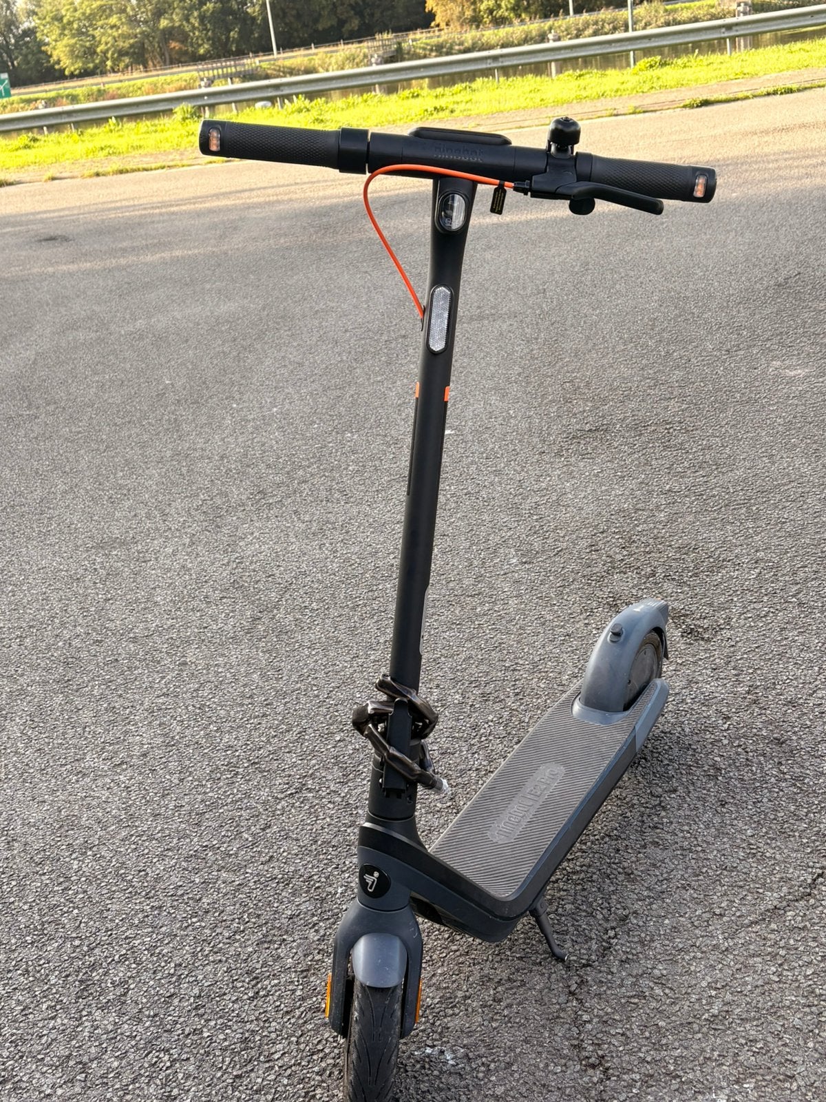 E2 pro, Enlèvement, Comme neuf