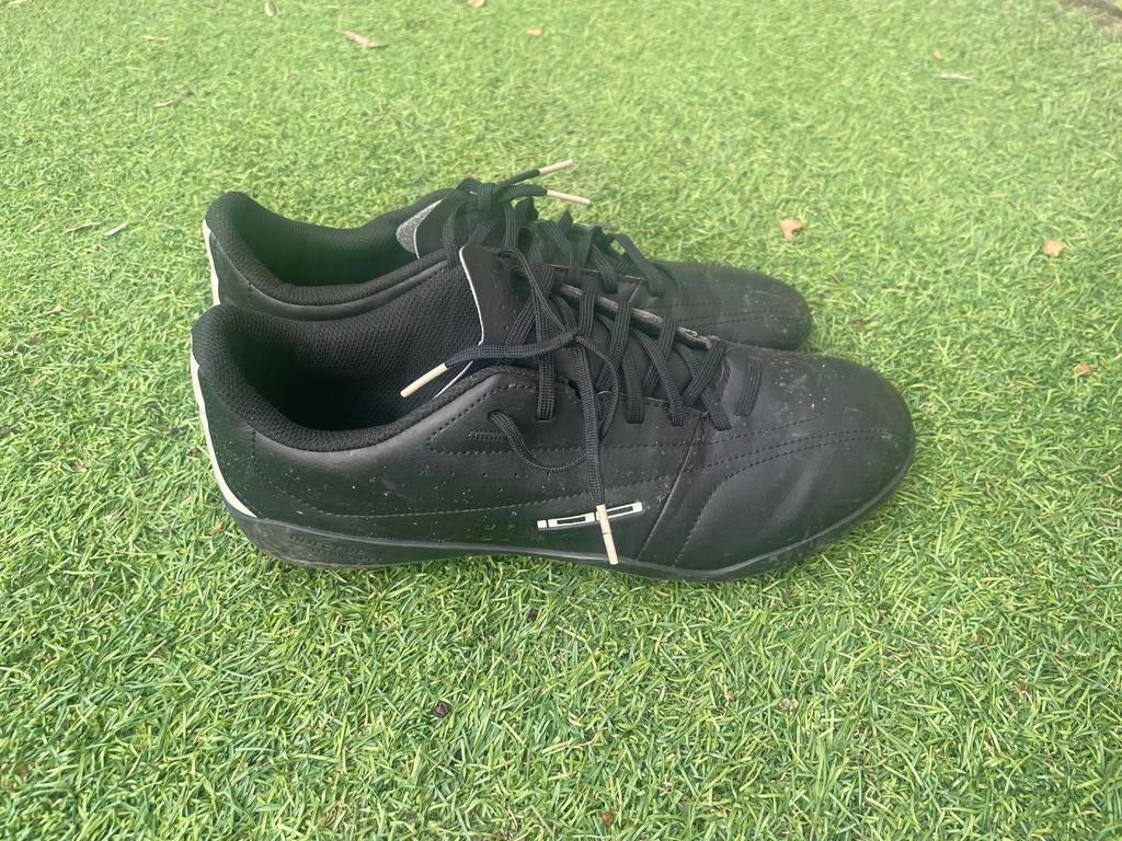 Kipsta voetbalschoenen, Ophalen, Zo goed als nieuw, Schoenen